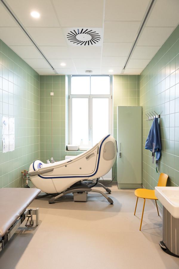 muurbekleding-vloerwerken-en-labrizering-in-woonzorgcentrum-de-nieuwe-notelaar